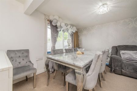 3 bed House - Semi-Detached To Let - Photo 4