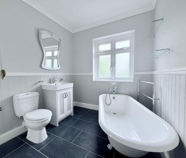 4 bedroom semi-detached house to rent - Photo 6