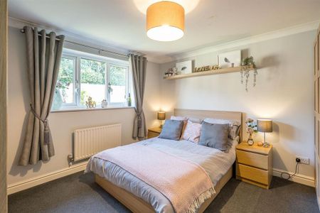 6 bedroom detached house to rent - Photo 4