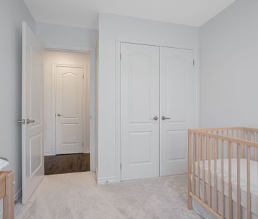 For Lease - 19 Cygnus Crescent, Barrie, Ontario - Photo 3