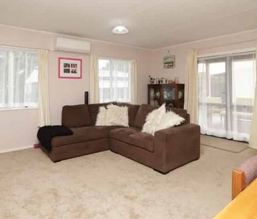 Charming Fitzroy 2BR house with North facing Deck - Photo 1