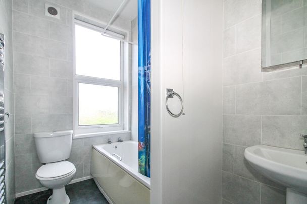 4 bedroom terraced house to rent - Photo 1