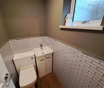 3 bedroom semi-detached house to rent - Photo 6