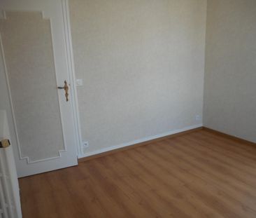 A louer Condé-en-Normandie dans le Calvados (14), Réf. 1836, rue de... - Photo 1