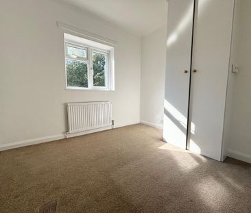 2 bedroom semi-detached house to rent - Photo 4