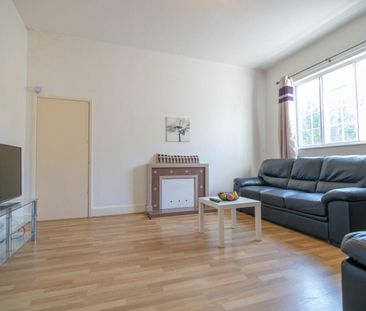 66, Micklegate - Photo 1