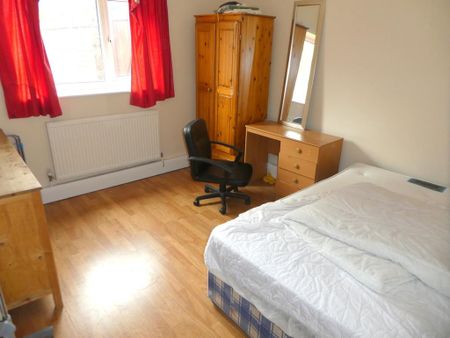 7 bedroom semi-detached house to rent - Photo 3