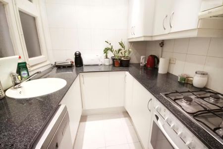 Carrer de Muntaner, Barcelona, Catalonia 08022 - Photo 4