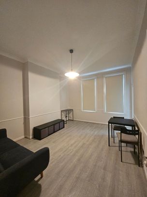 1 Bed Flat, Finsbury Park Road, N4 - Photo 1