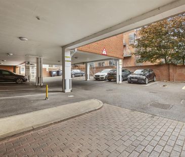 Corporation Street, High Wycombe - Photo 1