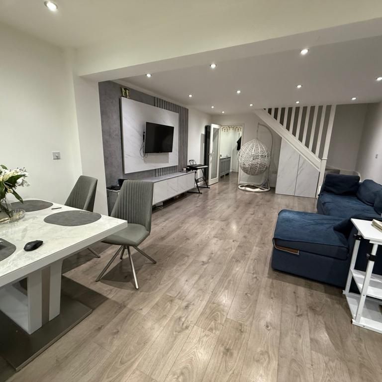 2 bedroom terraced house to rent - Photo 1