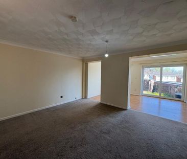 3 bedroom semi-detached house to rent - Photo 2