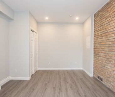 Modern Bachelor Apartment for Rent in Welland! - Photo 2