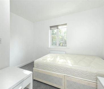 4 bedroom terraced house to rent - Photo 5