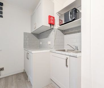Studio Flat, Peacehaven, W3 - Photo 3