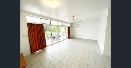 3 BEDROOM OPPOSITE PARK & BEACH - Photo 3