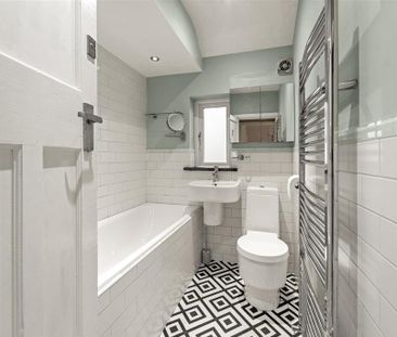 3 bedroom semi-detached house to rent - Photo 6