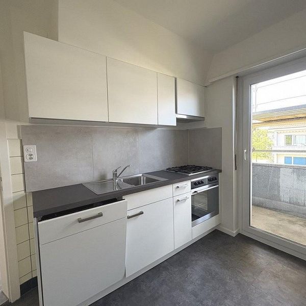 Schöne, frisch sanierte 3.5-Zimmer-Wohnung mit zwei Balkonen - Photo 1