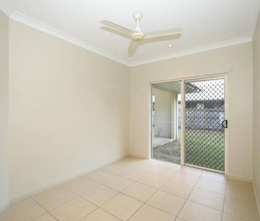 Large Three Bedroom Home with Side Access - Close to Trinity Anglic... - Photo 4