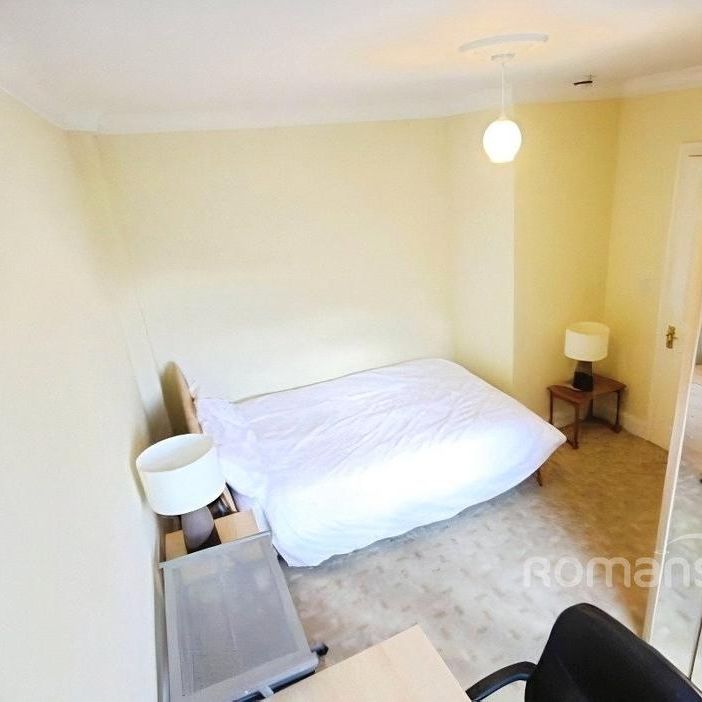 3 bedroom flat to rent - Photo 1