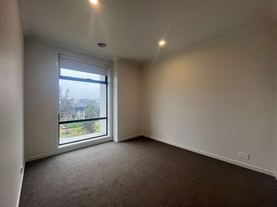 Modern Comfort and Family-Friendly Living in the Heart of Fraser Rise - Photo 1