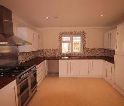 5 bedroom detached house to rent - Photo 6