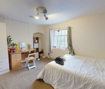 Semi-detached house to rent on - Photo 4