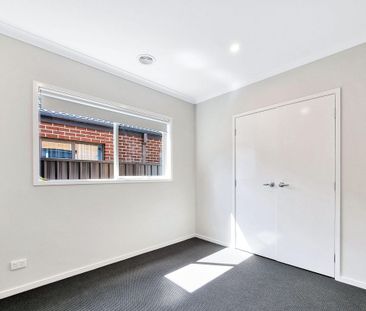 Family Home in Tarneit - Photo 5