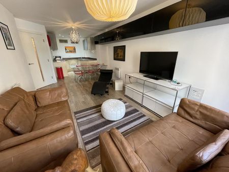 2 bedroom apartment to rent - Photo 3