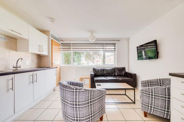 5 bedroom house to rent - Photo 1