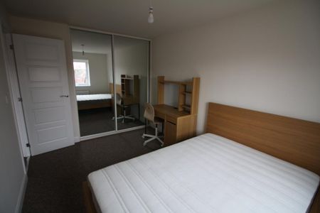 3 bedroom semi-detached house to rent - Photo 5