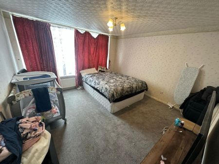 4 bedroom terraced house to rent - Photo 4