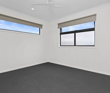 Modern Family Home - Photo 3