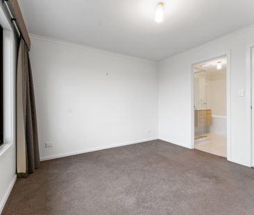 CHIC THREE BEDROOM TOWNHOUSE IN THE HEART OF ST CLAIR - Photo 1