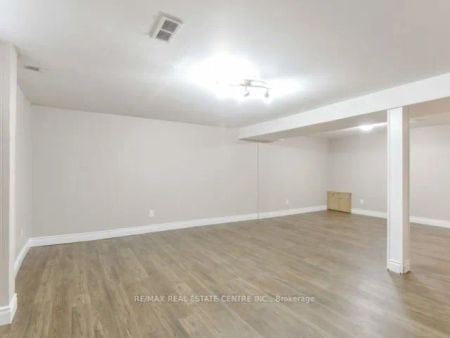 Property For Lease | W9015607 - Photo 4