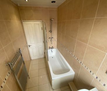 3 bed Terraced - To Let - Photo 4