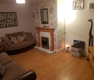 1 Bed Terraced House, Arley Terrace, LS12 - Photo 1