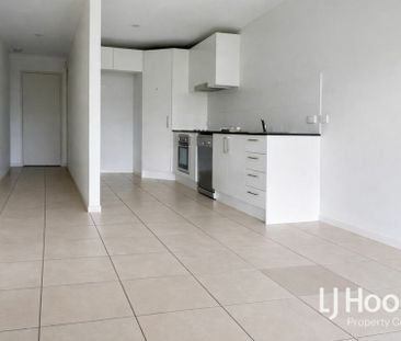 Low maintenance, great location and all about convenience! - Photo 5