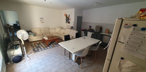 Location Appartement 3 pièces 72m² ROGNES 13840 - Photo 2