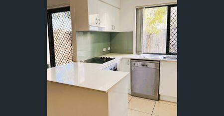 Affordable and Convenient Townhouse in COOMERA QLD - Photo 5