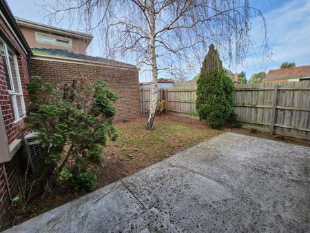 2/24 Panorama Street, Clayton - Photo 2