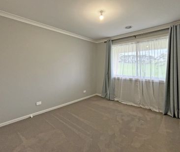 Well presented family home - Photo 2