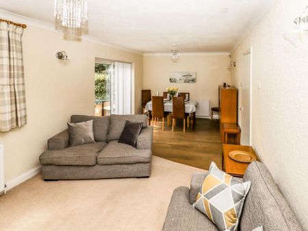 3 bedroom detached house to rent - Photo 2