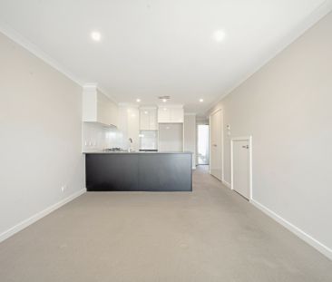 Spacious 3-Bedroom Townhouse in the Heart of Coombs - Photo 1