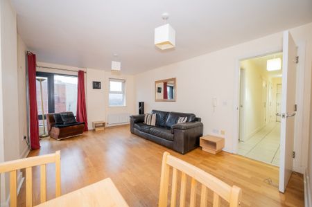 502 College Central, 4 College Avenue, Belfast, BT1 6BD - Photo 4