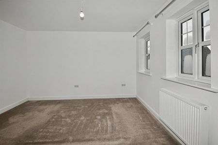 2 bedroom semi-detached house to rent - Photo 5