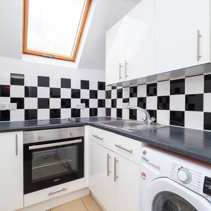 Studio to rent - Photo 1