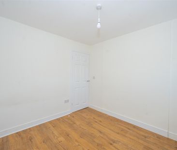 3 Bedroom Semi-Detached House for Rent - Photo 6
