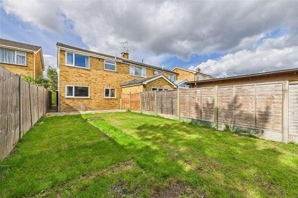 Tay Close, Farnborough, Hampshire, GU14 - Photo 1