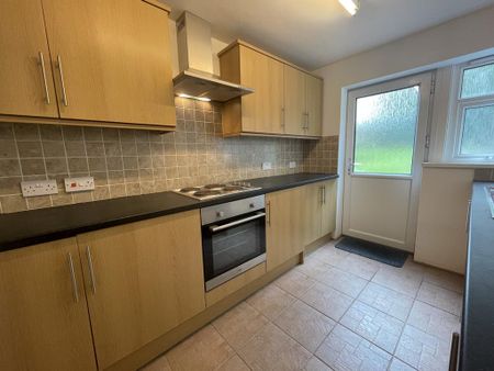 3 bedroom terraced house to rent - Photo 3